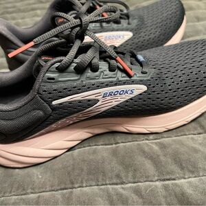 Brooks women’s running shoes barely used Size 8
